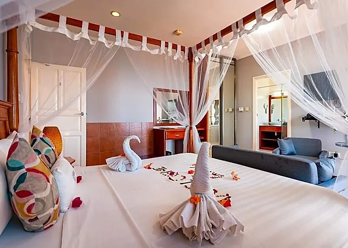 Glacis Heights 3* Victoria